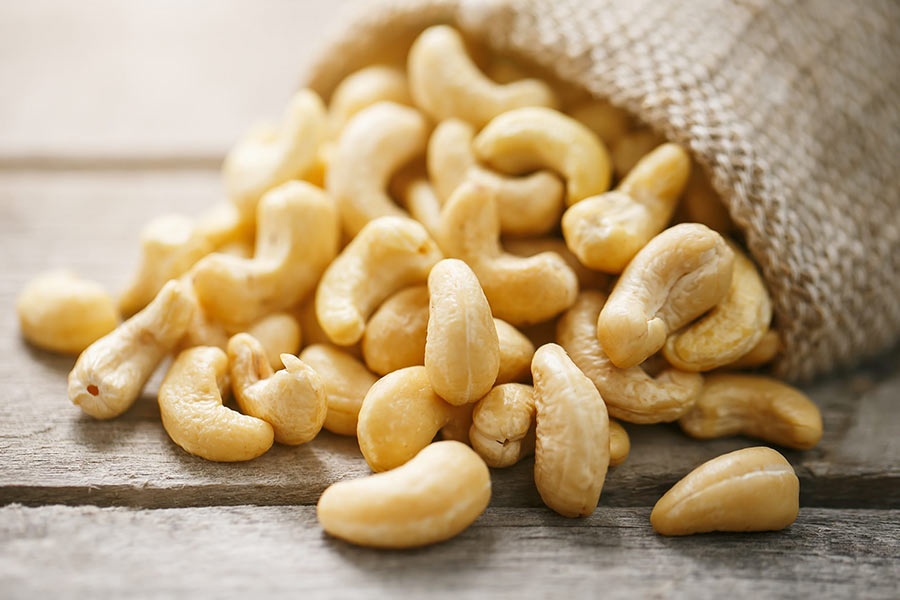 Cashew Nuts: Nutrition, Benefits and Chicken Recipe